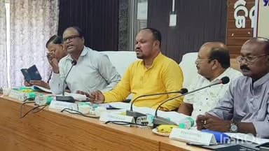 ନବରଙ୍ଗପୁର ପୋଲିସ ଷ୍ଟେସନ: ଡିଆରଡିଏ ସଭା ଗୃହରେ ଷଷ୍ଠତମ ଜିଲ୍ଲାପରିଷଦର ନବମ ସାଧାରଣ ବୈଠକ