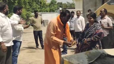 చెన్నూరు: నూతన సిసి రోడ్డు నిర్మాణ పనులకు భూమి పూజ చేసిన మున్సిపల్ చైర్మన్