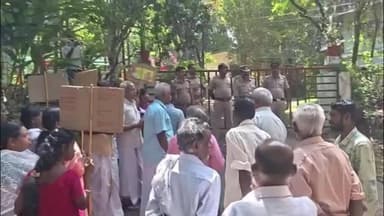 ഇടുക്കി: കോവിൽമല കർഷക അതിജീവന സംരക്ഷണ സമിതി കാഞ്ചിയാറിലുള്ള അയ്യപ്പൻകോവിൽ ഫോറസ്റ്റ് റേഞ്ച് ഓഫീസിലേക്ക് മാർച്ച് നടത്തി