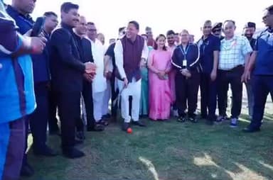 पिथौरागढ़: मुख्यमंत्री पुष्कर सिंह धामी ने जिला अस्पताल पहुंचकर मरीजों का जाना हालचाल, बेहतर स्वास्थ्य सुविधाओं का दिया भरोसा
