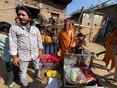 बेटी की शादी के गहने और 4 बकरियां ले उड़े चोर! मिर्जापुर में भीषण चोरी
:: बेखौफ चोरों का तांडव: गरीब पिता की 'गाढ़ी कमा...