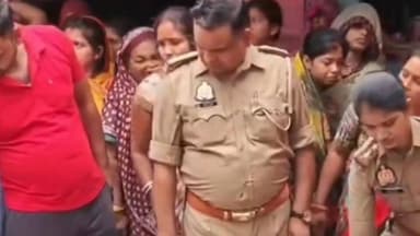#करछना में नवविवाहिता की संदिग्ध #मौत, जांच में जुटी पुलिस
प्रयागराज के करछना थाना क्षेत्र के बगबना गांव में एक नवविवाह...
