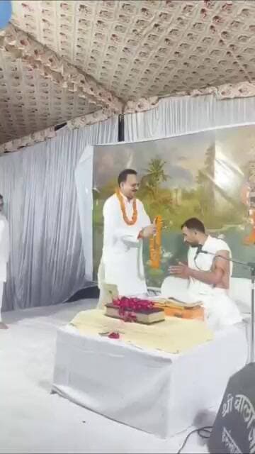 काली मंदिर पर हनुमत महायज्ञ में पहुंचे विधायक रानू सिंह, लिया कथा व्यास का आशीर्वाद