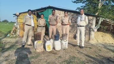 गोटेगांव में 12 लीटर कच्ची अवैध मदिरा व 240 किग्रा महुआ लाहन बरामद हुआ
तीन मदिरा दुकानों का निरीक्षण कर विभागीय पंजीबद...