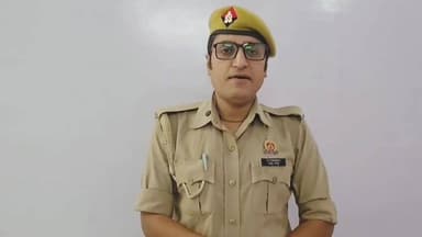 #लखनऊ पुलिस लाइन में तैनात सिपाही सुनील कुमार शुक्ला का दूसरा वीडियो आया सामने....?
#viralpost #ViralNewsUpdate
