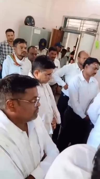 कटनी - जाति है कि जाती नहीं ! जी हा चाहे आप sdm बन जाओ या किसी और बढ़े पद पर बैठ जाओ लेकिन कुछ घटिया मानसिकता वाले लोग आ...