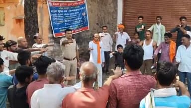 ग्रामीण अंचल में सड़क सुरक्षा जागरूकता हेतु यातायात पुलिस की विशेष पहल
ग्राम खजूरी कला में “यातायात चौपाल” लगाकर ग्रामी...