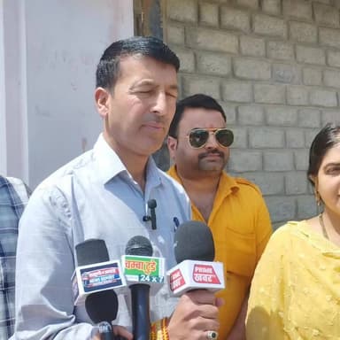 जिला परिषद ब्याणा वार्ड से नताशा जरयाल ने भरा नामांकन, समर्थक मदन ठाकुर क्या बोले सुनिए
#salooni #chamba #viralvídeo #e...