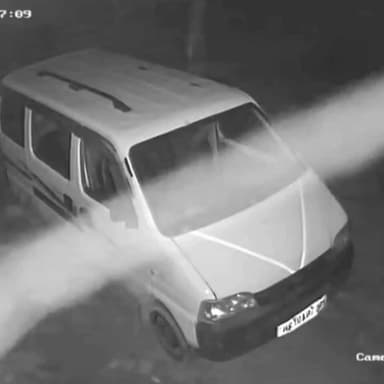 बापौली के मैंन बस अड्डे पर दुकान के पीछे खड़ी कर हुई चोरी चोर हुए सीसीटीवी कैमरे में कैद Part 4