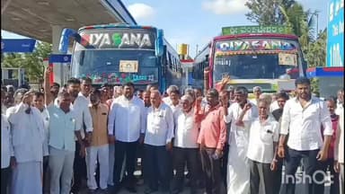 ಬಂಗಾರಪೇಟೆ: 15 ಬಸ್ಸುಗಳಲ್ಲಿ ಬಿ.ಎಸ್ ಯಡಿಯೂರಪ್ಪನವರ ಅಭಿಮಾನೋತ್ಸವ ಕಾರ್ಯಕ್ರಮಕ್ಕೆ ಪಟ್ಟಣದಿಂದ ತೆರಳಿದ ಬಿಜೆಪಿ ಮುಖಂಡರು