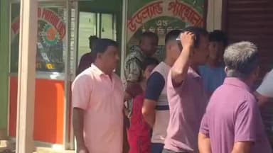 সাব্রুম: জনগনের কাছ থেকে টাকা ধার নিয়ে ফেরত না দেওয়ায় সাব্রুমের যুবককে ঘিরে ধরে বিক্ষোভ