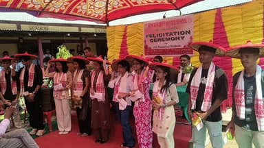 বালিজানা: চহৰৰ দুৰ্গা মন্দিৰৰ কেচিএম একাডেমীত সদ্যঘোষিত H.S পৰীক্ষাত সুখ্যাতিৰে উত্তীৰ্ণ ছাত্ৰ-ছাত্ৰীক সম্বৰ্ধনা জনোৱা হয়