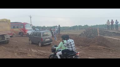 हल्की सी बारिश से रोड जाम
चंद्रगढ़