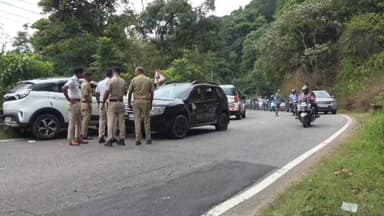 ಬೊಯಿಕೇರಿಬಳಿ ಕಾರುಗಳ ನಡುವೆ ಮುಖಾಮುಖಿ ಅಪಘಾತ