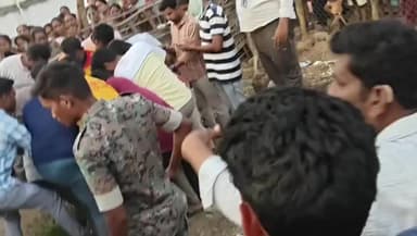ములుగు: కర్లపల్లి లో తీవ్ర విషాదం.. బావిలో పడి తండ్రీకొడుకుల మృతి