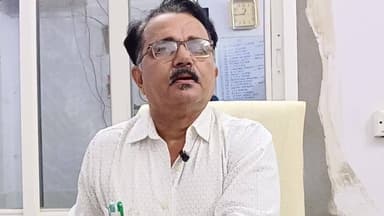 ପାରଳାଖେମୁଣ୍ଡି: ଜିଲ୍ଲା ମୁଖ୍ୟ ଚିକିତ୍ସାଳୟରେ ଆନ୍ଧ୍ରକୁ ରୋଗୀଙ୍କୁ ଚାଲାଣ କରୁଥିବା ଦଲାଲଙ୍କୁ ନେଇ ଜିଲ୍ଲା ମୁଖ୍ୟ ଚିକିତ୍ସାଧିକାରୀଙ୍କ ସୂଚନା