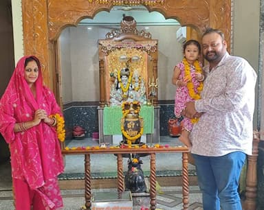 कोलारस नगर के श्री धर्मशाला हनुमान मंदिर पर चल रहे
श्री रामचरितमानस अखंड पाठ के आज के यजमान
श्री सीताराम
