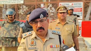 #हापुड़ महाराणा प्रताप की जयंती शोभायात्रा पर पत्थर बाजी पर पुलिस की कार्यवाही शुरू
दो लोग हिरासत में एडीजी मौके पर
म...