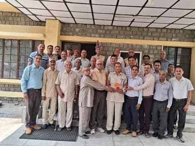 मंहगाई भत्ते की किश्तें जारी न करने निकट भविष्य में सरकार पर पड़ सकता है भारी : नेक राम शास्त्री
जोगिंद्रनगर/सुनील कुमा...