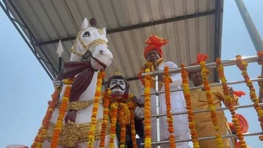 पूर्व मंत्री ‘मोती सिंह’ के नेतृत्व में निकली महाराणा प्रताप जयंती शोभायात्रा, राजपूत चौराहे पर प्रतिमा स्थापना की उठी म...