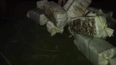 सुप्पी: बागमती किनारे पुलिस की बड़ी कार्रवाई, 792 लीटर नेपाली सौंफी शराब बरामद