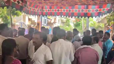 ఏకశిలా నగర్ లోని ఏకశిలా పరపతి సంఘం ఎదుట ఆందోళన.