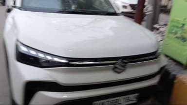 नोएडा स्टेडियम के निकट हुई भीषण सड़क दुर्घटना एक महिला घायल ट्रक ने मारी दो गाड़ियों में टक्कर पुलिस मौके पर ट्रक क्लीनर...