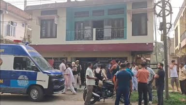নগাঁও: মৰিকলঙ ডকাইতি কাণ্ডত মৃত্যু আহত ৰূপৰেখা ভূঞাৰ
ডকাইতৰ আক্ৰমণত প্ৰাণ গ’ল ৰূপৰেখা ভূঞাৰ