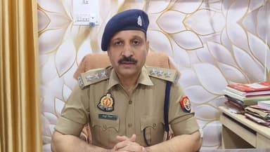 *सोशल मीडिया पर अश्लील फोटो/वीडियो वायरल करने वाले 01 अभियुक्त/सोशल मीडिया इनफ्लुएंसर की थाना कैंट पुलिस व जनपदीय SOG टी...