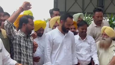 ਬਰਨਾਲਾ: ਕੈਬਨਟ ਮੰਤਰੀ ਸੰਜੀਵ ਅਰੋੜਾ ਦੀ ਗਿਰਫਤਾਰੀ ਦੇ ਰੋਸ ਕਚਹਿਰੀ ਚੌਂਕ ਨੇੜੇ ਐਮਪੀ ਮੀਤ ਹੇਅਰ ਦੀ ਅਗਵਾਈ ਚ ਰੋਸ਼ ਪ੍ਰਦਰਸ਼ਨ