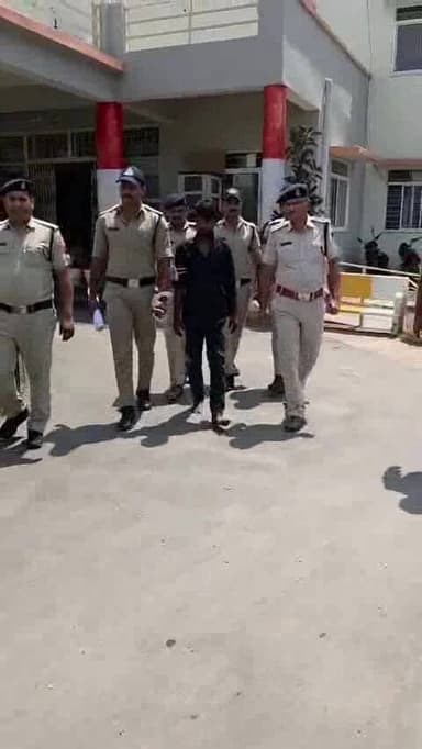 *थाना खनियाधाना पुलिस द्वारा मे रात्रि कॉम्बिग गश्त के दौरान अपराध क्र. 148/2019 हत्या का स्थाई वारण्टी दो साल से फरार छ...