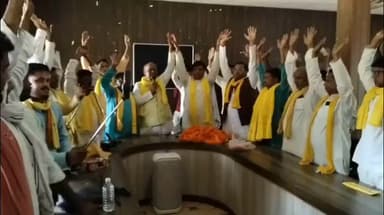 बेल्थरा रोड: बेल्थरारोड में सुभासपा की बयानबाजी तेज, एमएलसी ने विधायक को बताया 'नालायक', 2027 में सैकड़ों सीट जीतने का किया दावा