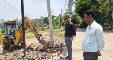 नमामि गंगे अभियान के तहत दरधा नदी की सफाई एवं जनजागरूकता अभियान जारी
जहानाबाद :
दरधा नदी को स्वच्छ एवं प्रदूषणमुक्त बनान...