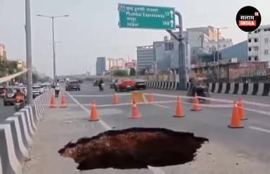 2 साल पहले हुआ था उद्घाटन भ्रस्टाचार का पोल खोलता ये सड़क #salamindia18 #trendingnews #video #viral #trending #viralvideo...