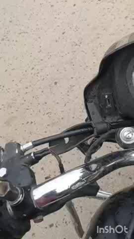 उन्नाव: सदर कोतवाली क्षेत्र अंतर्गत दयाल खेड़ा क्रॉसिंग के पास दो पक्षों में विवाद, युवक की कमर पर दिखा कट्टा, वीडियो हुआ वायरल