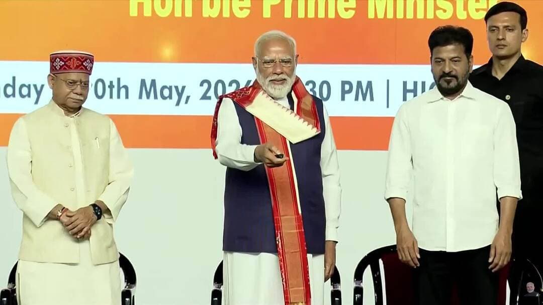Hon’ble PM Shri @narendramodi dedicated two key Rail infrastructure projects to the Nation, strengthening rail network in the State of Telangana.
#RailInfra4Telangana