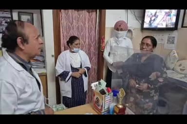 ਮਲੋਟ: ਨਵਜਮੀਂ ਬੱਚੀ ਨੂੰ ਅਪਣਾ ਬੱਚਾ ਮੰਨਣ ਤੋਂ ਇਨਕਾਰ, ਹਾਲਤ ਨਾਜ਼ੁਕ, ਬੱਚੀ ਦੇ ਇਲਾਜ ਸਬੰਧੀ ਜਾਣਕਾਰੀ ਲਈ ਨਿੱਜੀ ਹਸਪਤਾਲ ਪੁਜੇ ਕੈਬਨਿਟ ਮੰਤਰੀ
ਕੁ