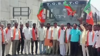 పిట్లం: ప్రధాని మోదీ జనాగ్రహ సభకు తరలిన పిట్లం మండల బీజేపీ శ్రేణులు