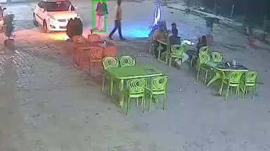 तिलहर: नगरिया मोड़ के पास ढाबे पर कर्मचारी के साथ लाठी-डंडों से मारपीट, घटना का सीसीटीवी हुआ वायरल