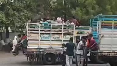 खरगौन: पुलिस का बड़ा एक्शन: पिकअप वाहनों में सवारी बैठाने पर 63 चालान, ₹46,500 की वसूली