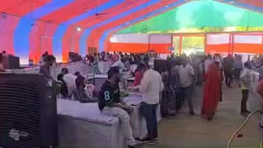 દાહોદ: દાહોદના ઓવરબ્રિજ નજીક સિક્કા પ્રદર્શનનું આયોજન કરાયું મોટી સંખ્યામાં લોકોએ લાભ લીધો