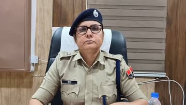 सोशल मीडिया पर मारपीट के वायरल वीडियो के संबंध में
प्रकरण में संलिप्त चार आरोपीगणों को दस्तयाब(राउंड-अप) कर लिया गया है...