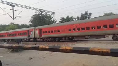 तिलहर: कटरा थाना क्षेत्र में ट्रेन की चपेट में आने से एक व्यक्ति की मौत, शव को पीएम के लिए भेजा गया
