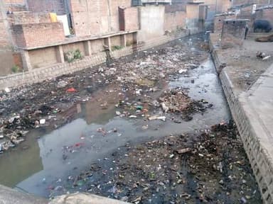 नगर पंचायत सुमेरपुर के वार्ड नंबर 12 में गंदगी का अंबार, सफाई व्यवस्था बेकार
फोटो
सुमेरपुर हमीरपुर ।नगर पंचायत सुमेरपु...