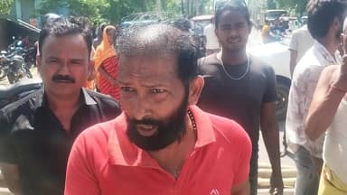 #जमुई के नारायण हॉस्पिटल में लापरवाही का लगा आप बिच्छू के डंक से चली गई जान परिजनों ने सड़क को किया जाम