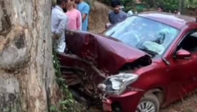ಶಿರಸಿ: ಬನವಾಸಿಯಲ್ಲಿ ಮರಕ್ಕೆ ಗುದ್ದಿದ ಕಾರು : ಮೂವರಿಗೆ ಗಾಯ