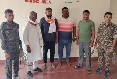 अवैध खनन मामले में हिरोडीह पुलिस की बड़ी कार्रवाई, चार गिरफ्तार
गिरिडीह जिले के हिरोडीह थाना क्षेत्र में अवैध खनन एवं भ...