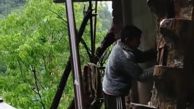 पधर: बरोट में तूफान का कहर, दर्जनों घरों की छतें उड़ीं, सड़क मार्ग ठप और मवेशियों की हुई मौत