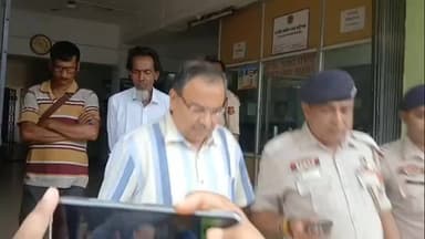 উদয়পুর: উদয়পুর জেলা দায়রা আদালতে একটি মামলায় হাজির হলেন কলকাতা থেকে আগত তৃণমূল নেতা কুনাল ঘোষ