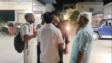 अमरोहा: अमरोहा में फर्जी डीआईजी बनकर नौकरी के नाम पर लाखों की ठगी, लोगों ने किया जमकर हंगामा